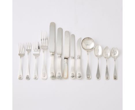 Comprising:Eighteen dinner forksSeventeen lunch forksEighteen cocktail forksEighteen salad forksEighteen dessert forksEightee