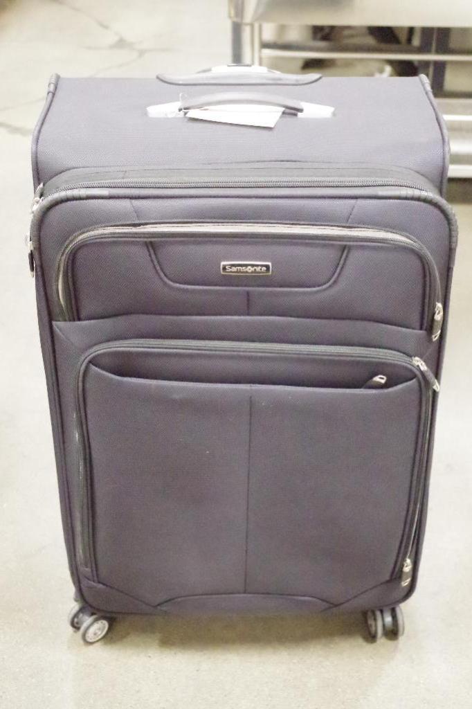 SAMSONITE 3Piece Softside Luggage Set (Shelf Pull or Store Return)