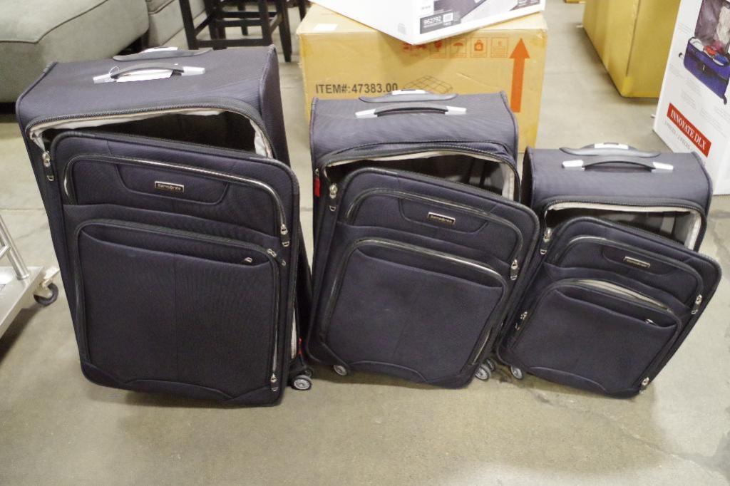 SAMSONITE 3Piece Softside Luggage Set (Shelf Pull or Store Return)