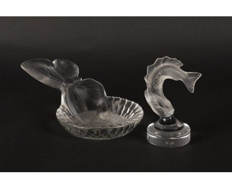 `DAHLIA ET PAPILLON' A LALIQUE FROSTED AND CLEAR GLASS CENDRIERIntroduced in 1931
Stencilled mark R Lalique France, 16.5cm wi