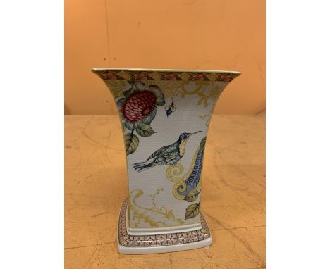 A SPODE 'SUMATRA' VASE F1995 33/A3 H: 21CM 