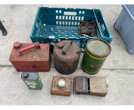AN ASSORTMENT OF VINTAGE ITEMS TO INCLUDE A CASTROL OIL CAN, A FUEL CAN AND FURTHER HAND TOOLS ETC 