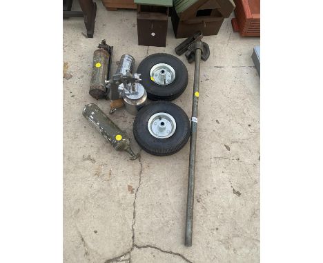 A VINTAGE PARKER NO.12 PIPE BENDER AND AN ASSORTMENT OF ITEMS TO INCLUDE TWO WHEELS, VINTAGE FIRE EXTINGUISHERS ETC 