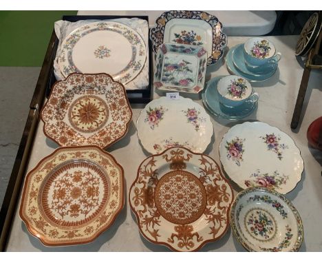A COLLECTION OF CERAMICS TO INCLUDE SPODE, ROYAL WORCESTER, AYNSLEY ETC 