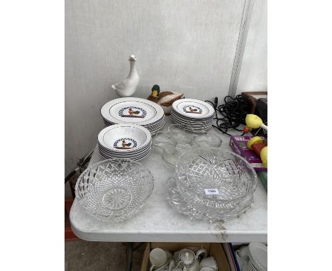 A LARGE COLLECTION OF CERAMIC AND GLASS WARE TO INCLUDE A TRIFLE BOWL, COUNTRY STONE WARE BOWLS AND PLATES ETC 