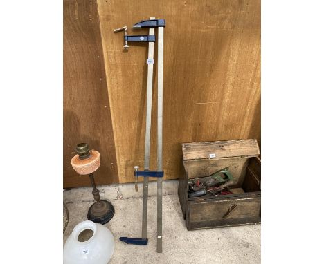 A PAIR OF SASH CLAMPS 