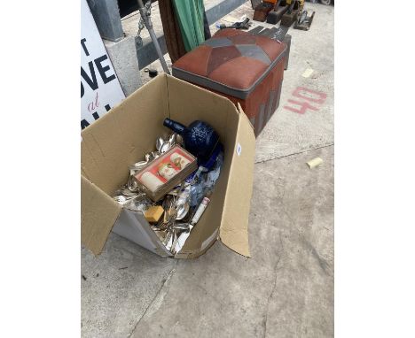 A LARGE QUANTITY OF SILVER PLATE FLATWARE AND A LIDDED FOOT STOOL 