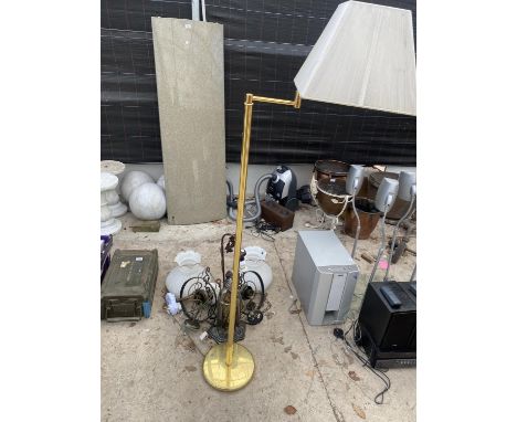 AN ASSORTMENT OF DECORATIVE LIGHTS AND LIGHT FITTINGS 