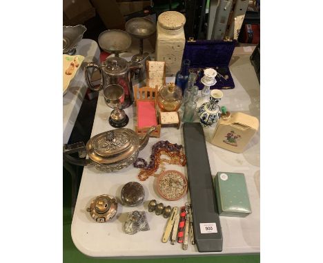 A VARIETY OF ITEMS OF COLLECTABLE INTEREST TO INCLUDE SILVER PLATE, STUDIO POTTERY, BOXED BRASS GEM SCALES ETC 
