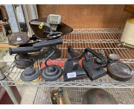A SET OF VINTAGE SCALES AND WEIGHTS 