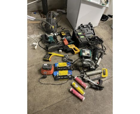 A LARGE QUANTITY OF HAND AND POWER TOOLS TO INCLUDE ROTARY HAMMER DRILL, DEWALT SDS DRILL, SANDER ETC THIS ITEMS TO BE COLLEC
