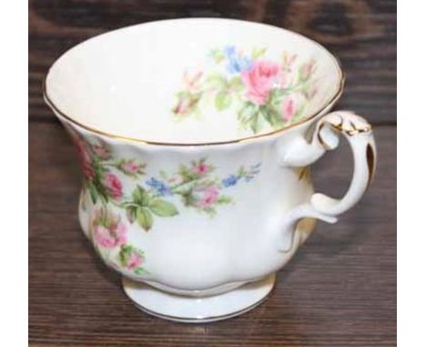 ROYAL ALBERT MOSS ROSE TEA SERVICE 