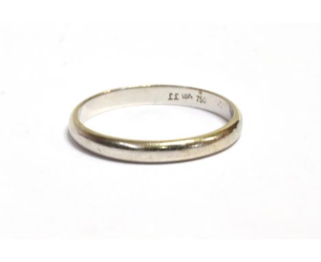 18CT WHITE GOLD PLAIN BAND 2.6mm wide, ring size R 1/2.  Stamped 750 18K.  Weight 2.7 grams