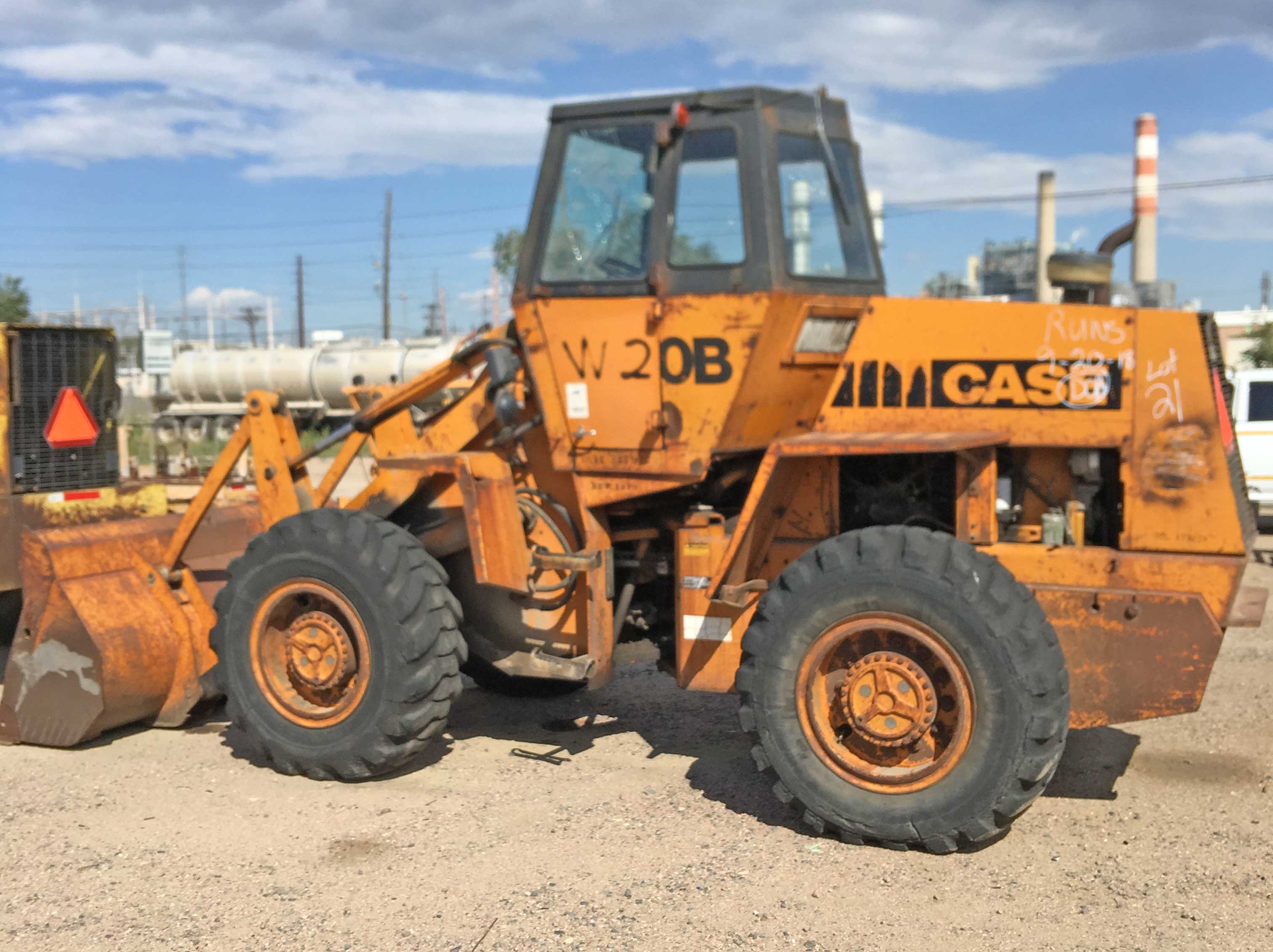 Case Front End Loader Runs ItemDTL173279