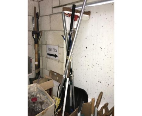 A quantity of garden tools