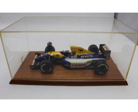 A 1:24 SCALE MODEL WILLIAMS FW14B BY TRINITY