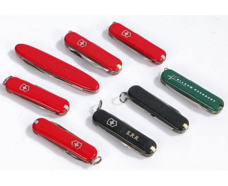 Selection of smaller size Swiss Army Knives (8)