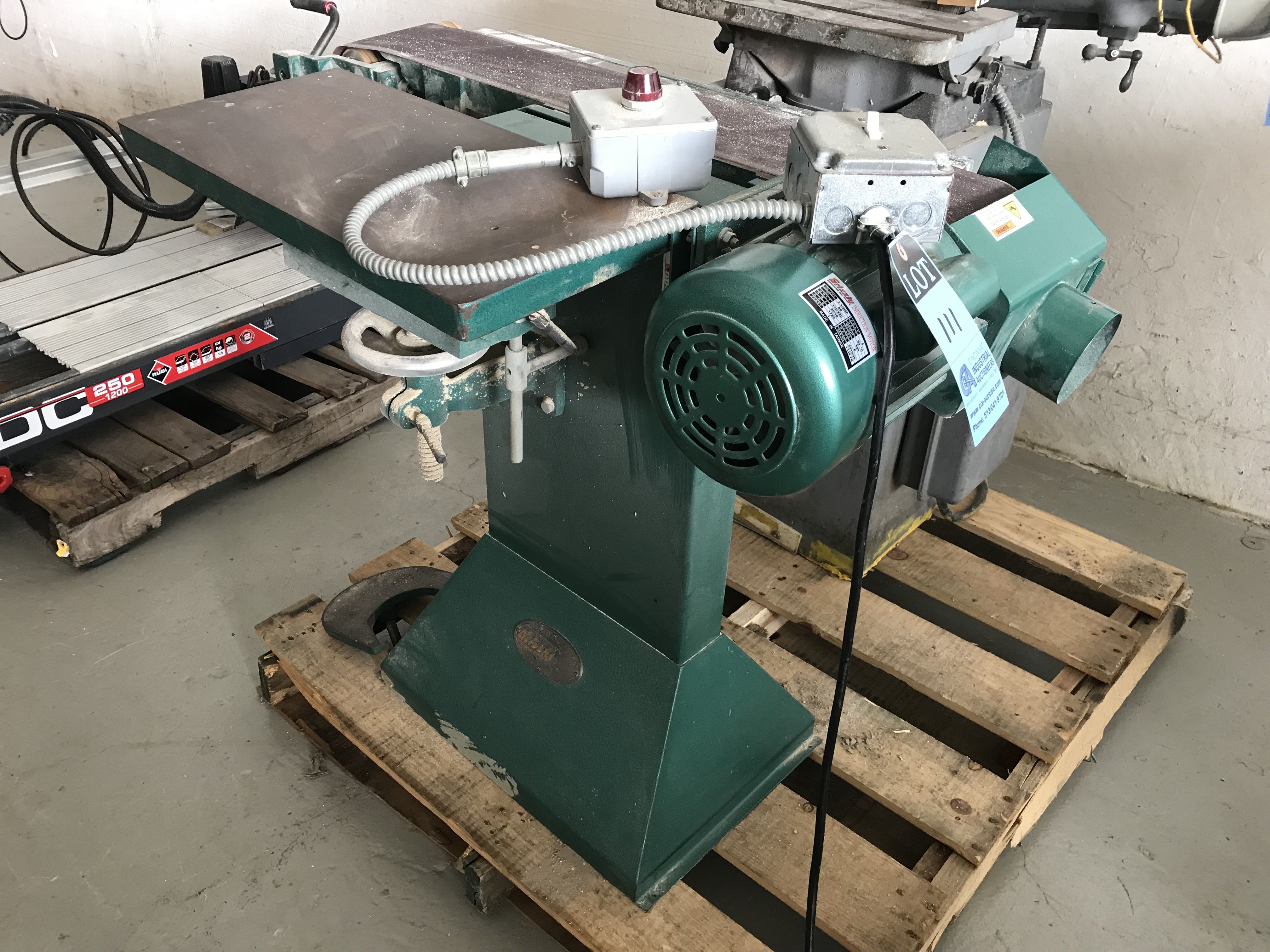 GRIZZLY MODEL G1140 EDGE SANDER, 6" X 80" BELT SIZE, 1/2 HP **LOCATED AT 100 SEA RAY DR., FLAGLER