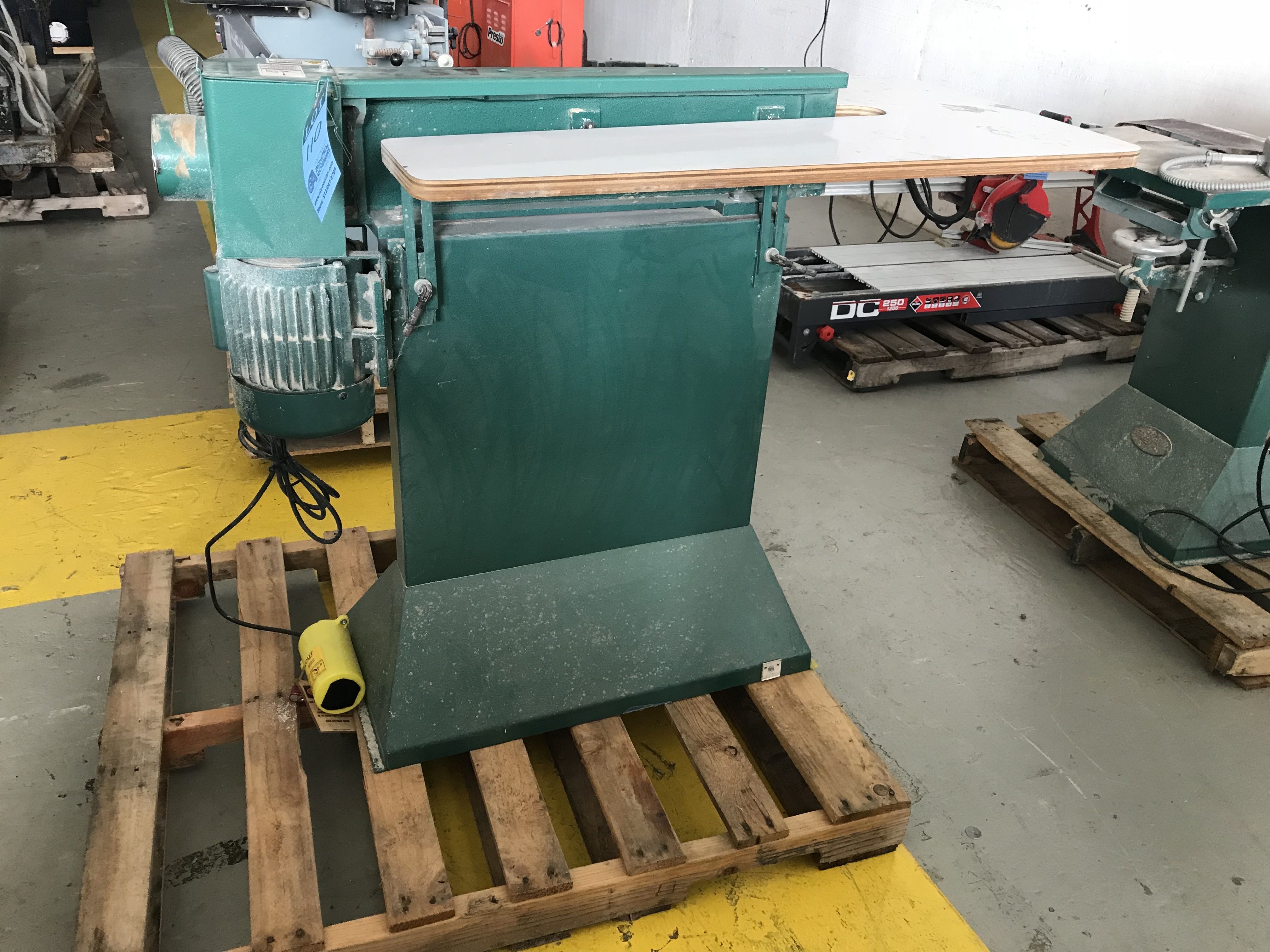 GRIZZLY MODEL G0512 EDGE SANDER, 11/2 HP, 6" X 80" BELT SIZE, 1,800 RPM **LOCATED AT 100 SEA RAY