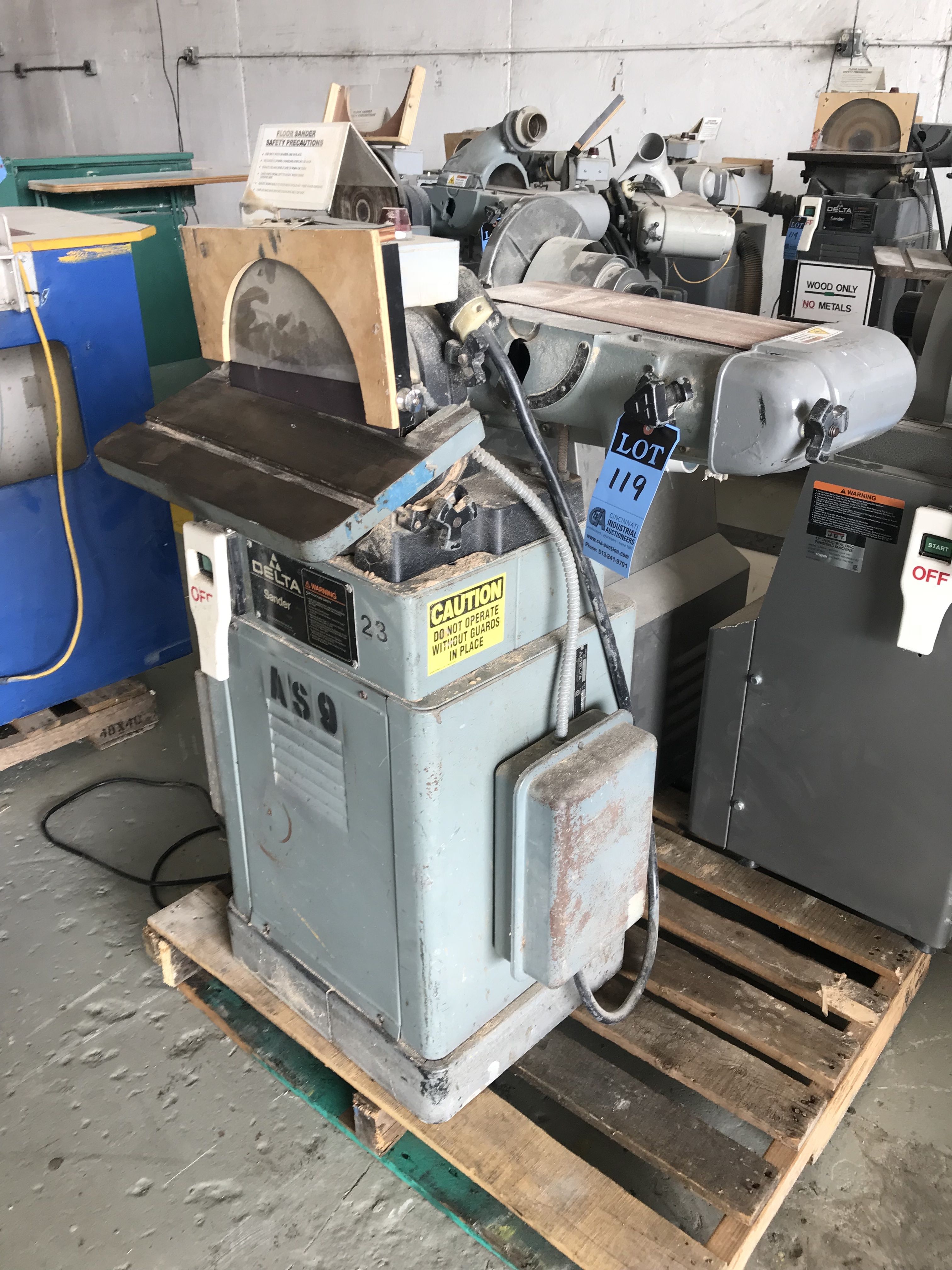 12" DISC / 6" BELT DELTA MODEL 52613 SANDER **LOCATED AT 100 SEA RAY