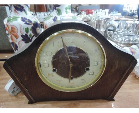 A mid 20th century Smiths mantle clock