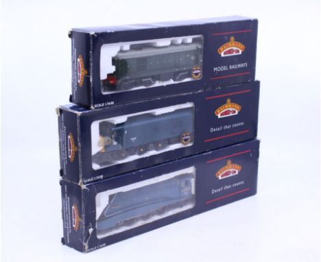 Bachmann: A collection of three boxed Bachmann, OO Gauge locomotives, to comprise: A4 4468 'Mallard' LNER Garter Blue with Va
