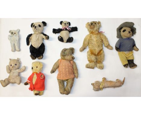 Bears: A collection of assorted vintage, early and mid-20th century bears, together with a Steiff dog, with metal button in e