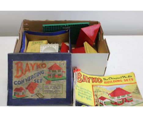 A Bayko building set unchecked 