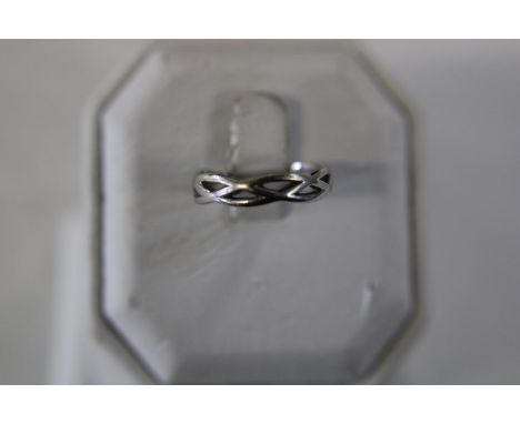A 9ct white gold woven band ring size m 