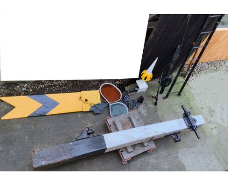 Great Western Railway lower quadrant wooden post Distant Signal Complete with wooden arm, post, finial, ladder, lamp bracket 