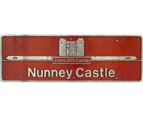 Nameplate NUNNEY CASTLE ex British Railways Class 43 HST 43009. Allocated new to Old Oak Common Oct 1976. Previously named Fi