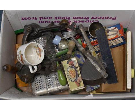 A Collection of Vintage Kitchen Tools, Mincers etc 