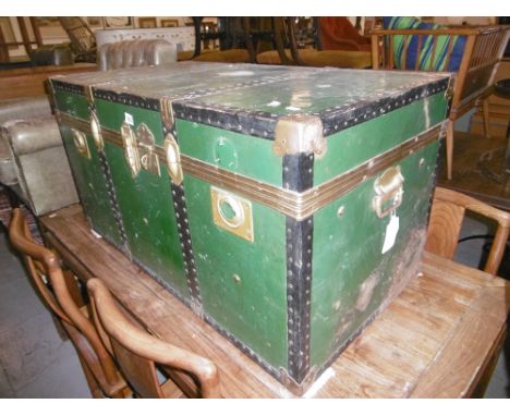 VINTAGE TRUNK