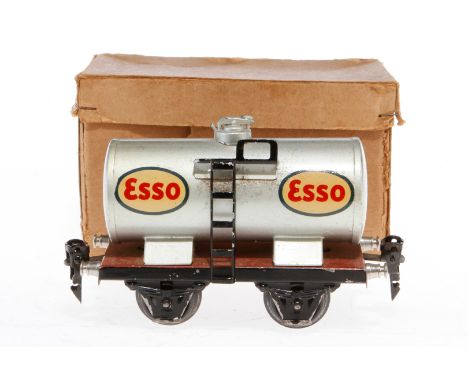 Märklin Esso Kesselwagen 1674, Spur 0, HL, LS und gealterter Lack, L 13, im tw besch. und NV Karton, Z 3