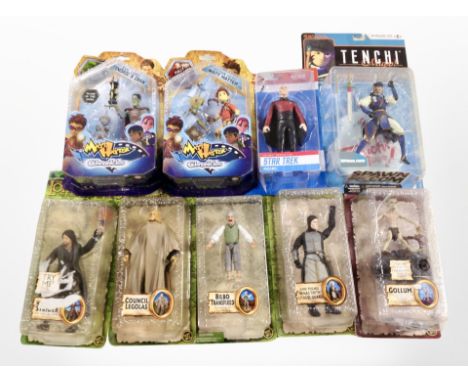 A group of Simba, Toybiz and other action figures, including Lord of the Rings, Matt Hatter, Star Trek, etc.