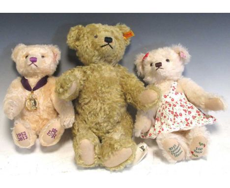 Three modern Steiff bears, to include a Steiff Queen Victoria Diamond Jubilee bear 25cm high, a RHS Chelsea Flower Show 100 y