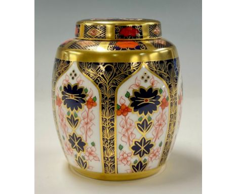 A Royal Crown Derby Imari 1128 pattern ginger jar and cover, 12cm, first quality, unboxed 
