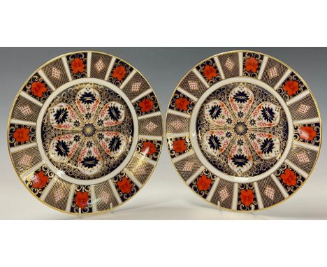 A pair of Royal Crown Derby Imari palette 1128 pattern dinner plates, 27cm diameter, both first quality 