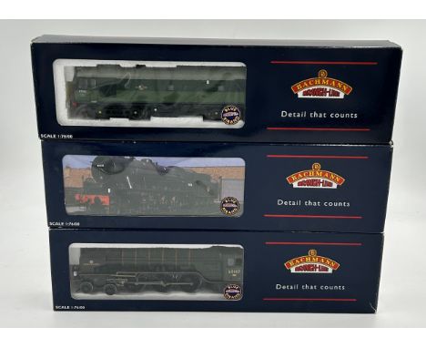 Bachmann 32-552 Class A1 60147 North Eastern BR blue e/emblem, 32-257 WD 2-8-0 Austerity 90015 BR black e/crest, 32-400 Class