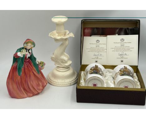 A pair of Queens Silver Jubilee beakers 1977 limited edition 448/2500 &amp; 449/2500 by Mulberry Hall, York with certificates