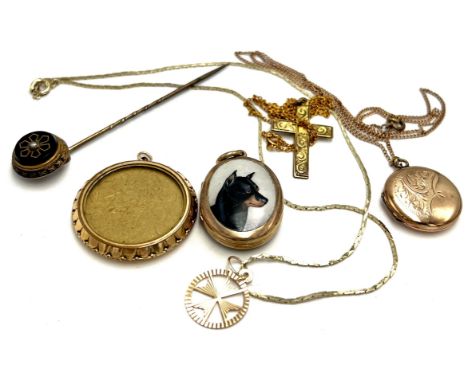 A quantity of mainly 19thC jewellery to include locket with enamel dog to front, tie pin, pendants etc.