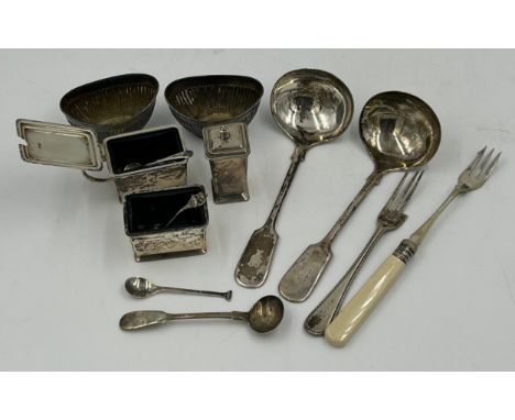 Silver items to include pair of condiment pots marked Birmingham 1896 Mitchell Bosley &amp; Co, Condiment set (3) marked Birm