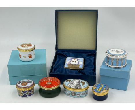 A collection of 5 x Enamel Pill boxes to include 2 x Border Fine Arts 'The Snowman dressed up' A4011 with box, The World of B