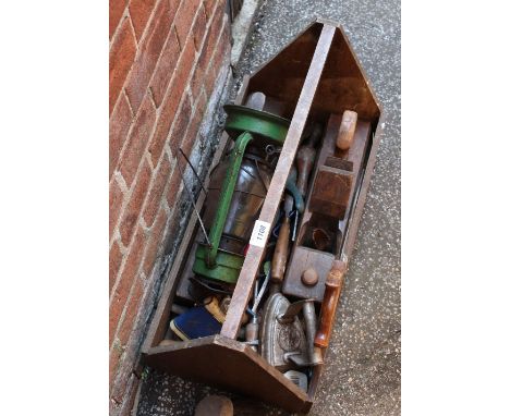 A quantity of tools in a tool tray