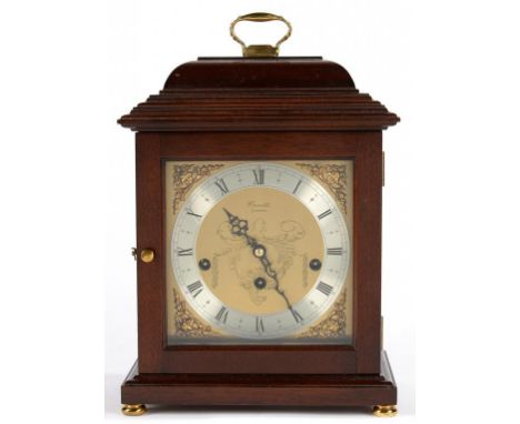 A COMITTI MAHOGANY CHIMING MANTEL CLOCK IN ANTIQUE STYLE, 26CM H EXCLUDING HANDLE 