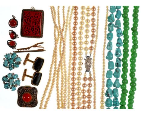 A NECKLACE OF IRREGULAR TURQUOISE BEADS, A BRIGHT JADE GREEN GLASS BEAD NECKLACE AND VARIOUS OTHERS, ETC