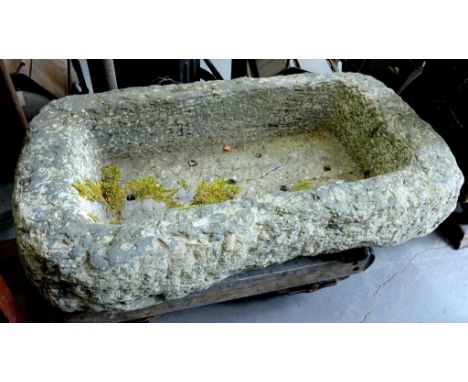 AN EARLY 19TH C STONE TROUGH, 90 X 47CM