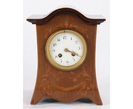 AN ART NOUVEAU INLAID MAHOGANY MANTEL CLOCK WITH ENAMEL DIAL AND FRENCH GONG STRIKING MOVEMENT, 28CM H, C1910