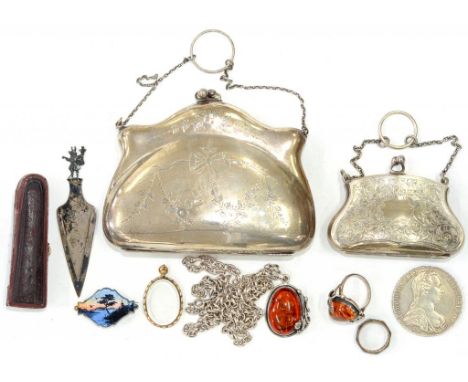 A GEORGE V SILVER PURSE, ENGRAVED WITH FESTOONS, CHAIN HANDLE AND FINGER RING, 12CM W, BIRMINGHAM 1915, ANOTHER SIMILAR BUT S