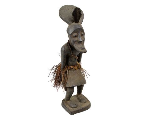 Kleine afrikanische Figur wohl der Kete oder Mbole, D. R. Kongo, Holz geschnitzt, Maskentänzer? gebeugte männliche Figur auf 